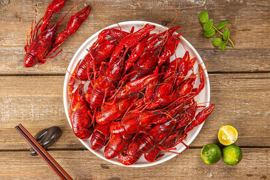 俯拍麻辣小龙虾