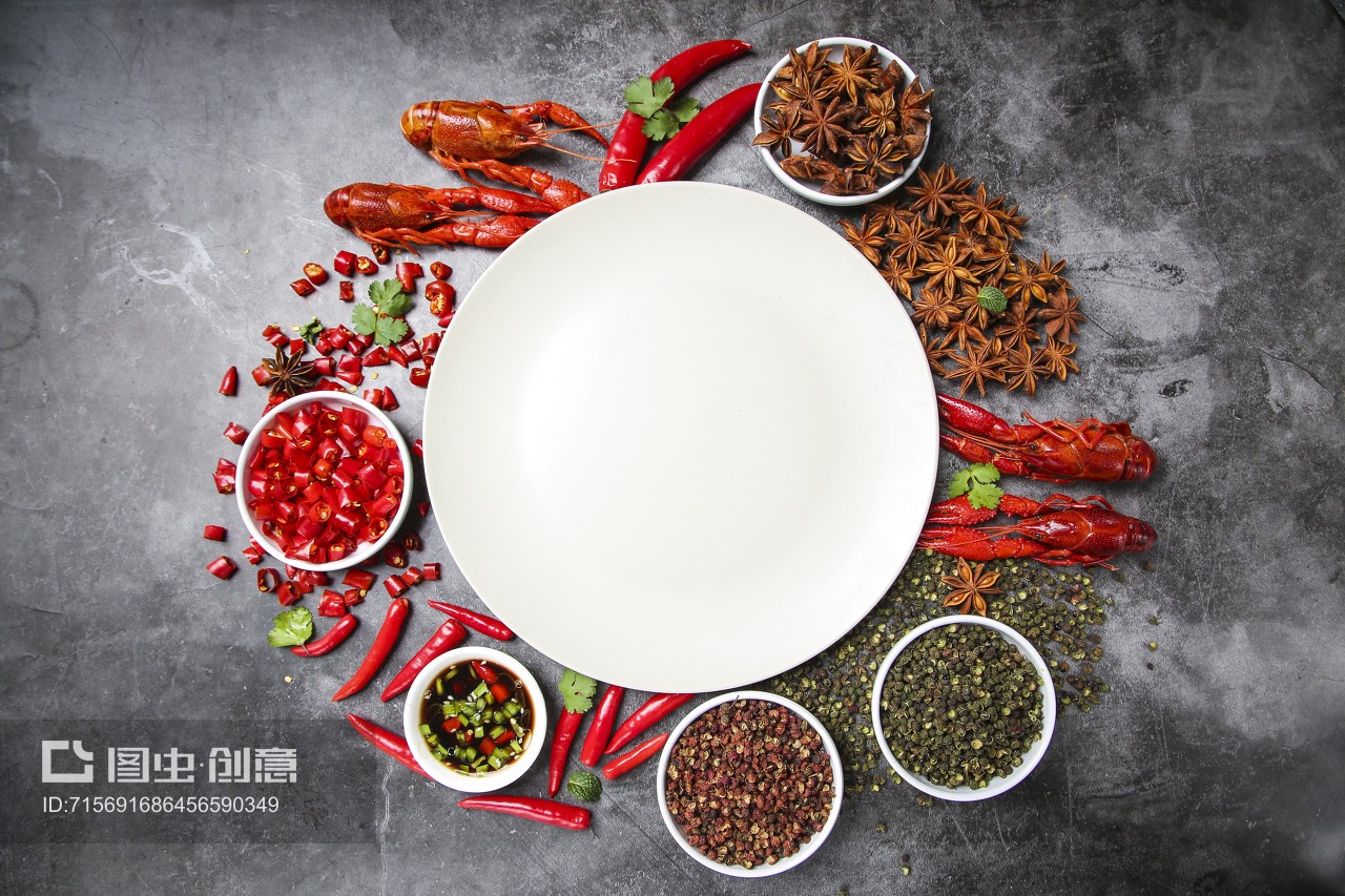 水泥底上的龙虾调料背景