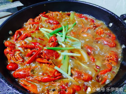 四川老公的麻辣小龙虾，调料贵过虾，却赢得朋友圈满堂彩